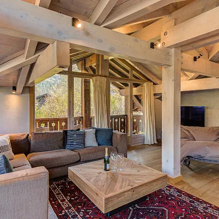 Kaiya, Alpes Agency, Les Praz, Chamonix, Sleeps 8 Chalet *