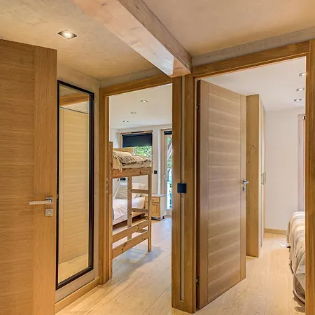 Kaiya, Alpes Agency, Les Praz, Chamonix, Sleeps 8 Chalet *