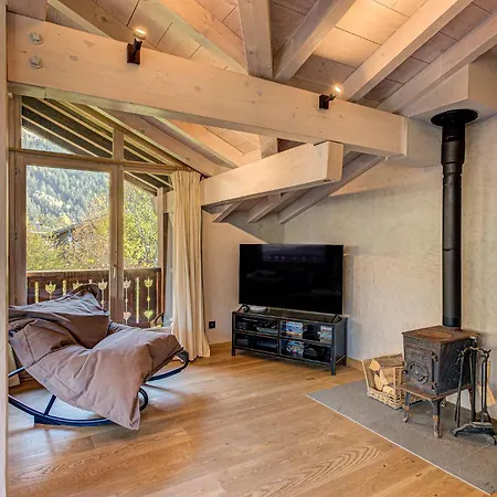 Kaiya, Alpes Agency, Les Praz, Chamonix, Sleeps 8 * Chamonix
