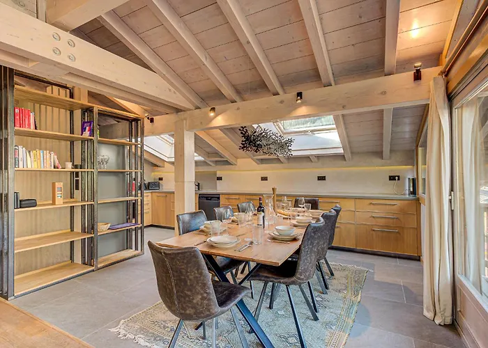 Kaiya - Alpes Travel - Les Praz - Sleeps 8