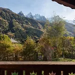 Kaiya, Alpes Agency, Les Praz, Chamonix, Sleeps 8 * Chamonix