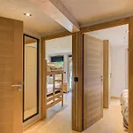 Kaiya, Alpes Agency, Les Praz, Chamonix, Sleeps 8 Chalet *