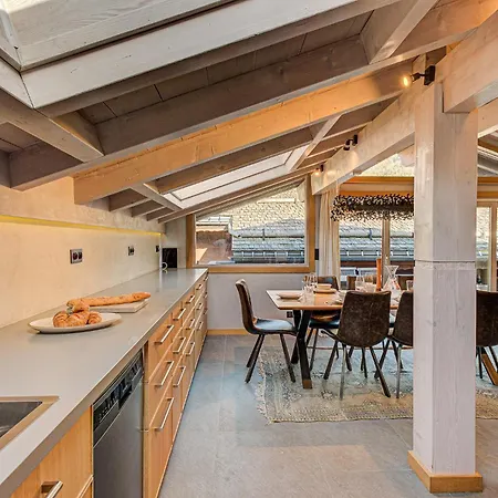 Kaiya, Alpes Agency, Les Praz, Chamonix, Sleeps 8 * Chamonix