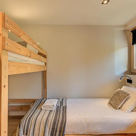 Kaiya, Alpes Agency, Les Praz, Chamonix, Sleeps 8 * Chamonix