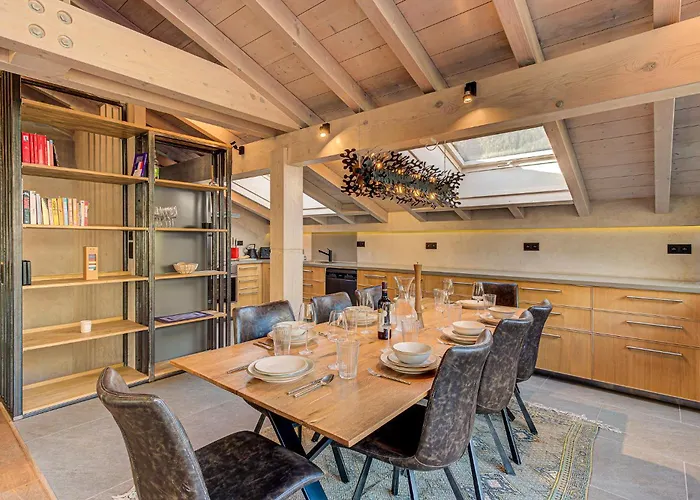 Kaiya - Alpes Travel - Les Praz - Sleeps 8 *