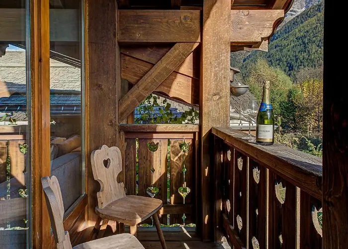 Kaiya - Alpes Travel - Les Praz - Sleeps 8