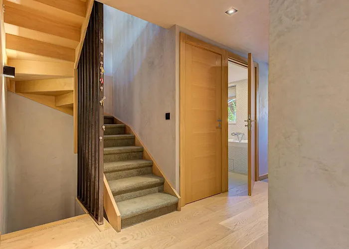 Kaiya - Alpes Travel - Les Praz - Sleeps 8 Chalet *