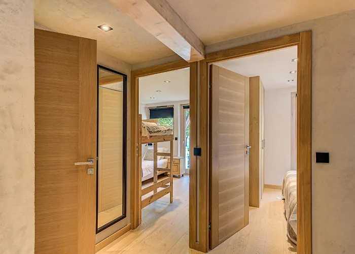 Kaiya - Alpes Travel - Les Praz - Sleeps 8 Chalet *